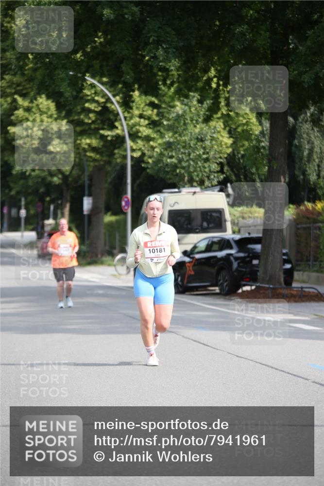 15.06.2025 - REWE Women's Run Jannik Wohlers http://msf.ph/oto/7941961 15.06.2025 09:59:47 Laufen 10181 meine-sportfotos.de