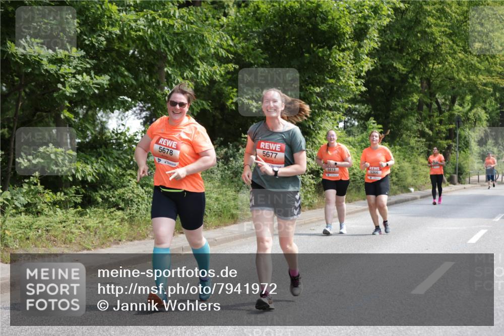 15.06.2025 - REWE Women's Run Jannik Wohlers http://msf.ph/oto/7941972 15.06.2025 10:15:45 Laufen 5678, 5677, 5413, 5366 meine-sportfotos.de