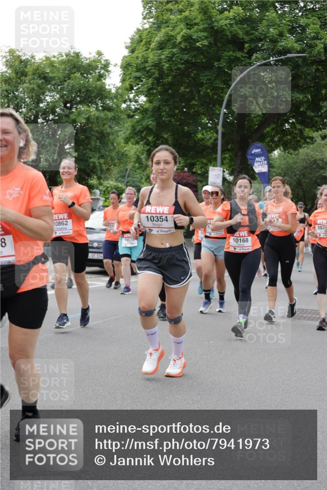 15.06.2025 - REWE Women's Run Jannik Wohlers http://msf.ph/oto/7941973 15.06.2025 08:28:27 Laufen 8, 10862, 104, 103, 10178, 10354, 10168, 30, 107 meine-sportfotos.de