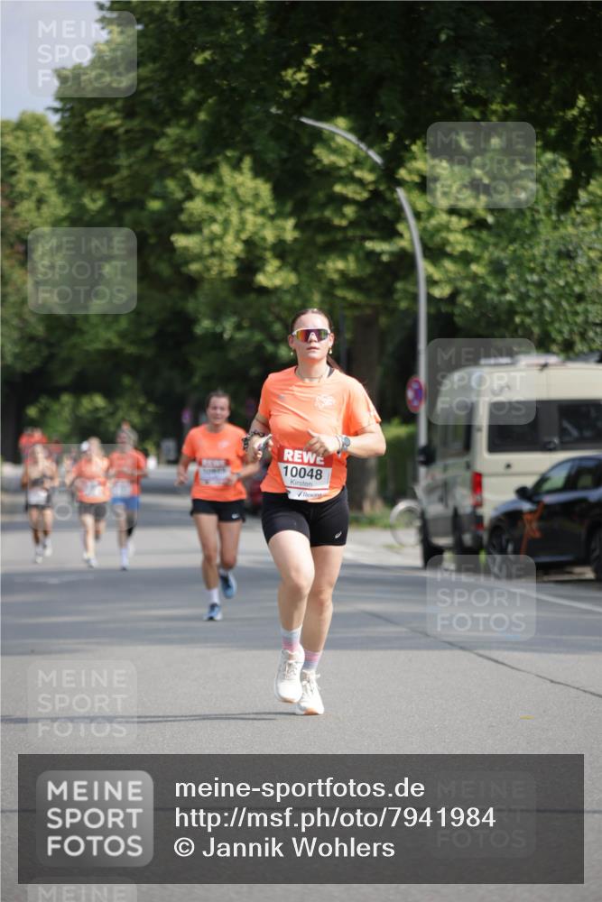 15.06.2025 - REWE Women's Run Jannik Wohlers http://msf.ph/oto/7941984 15.06.2025 08:46:34 Laufen 10048 meine-sportfotos.de