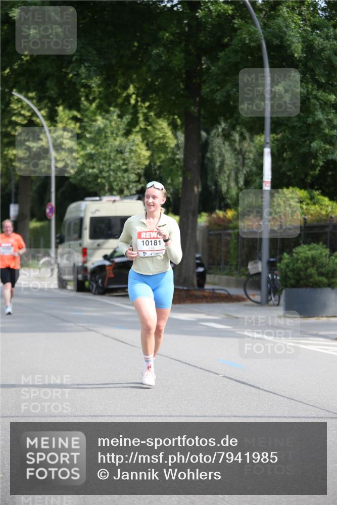 15.06.2025 - REWE Women's Run Jannik Wohlers http://msf.ph/oto/7941985 15.06.2025 09:59:48 Laufen 10181 meine-sportfotos.de