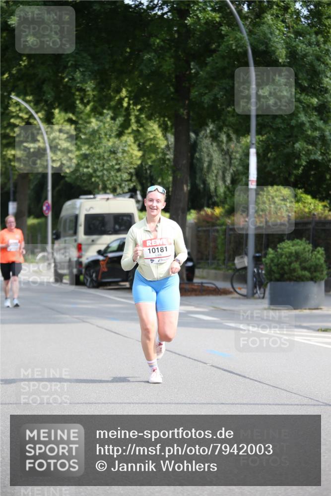 15.06.2025 - REWE Women's Run Jannik Wohlers http://msf.ph/oto/7942003 15.06.2025 09:59:48 Laufen 10181 meine-sportfotos.de