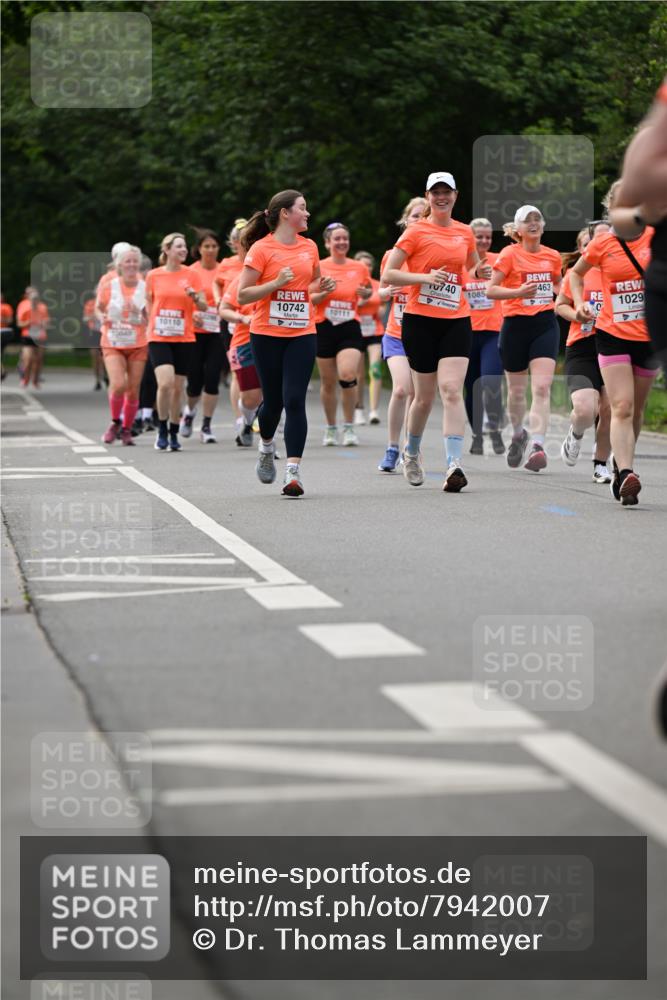 15.06.2025 - REWE Women's Run Dr. Thomas Lammeyer http://msf.ph/oto/7942007 15.06.2025 09:21:29 Laufen 10110, 10742, 1029 meine-sportfotos.de