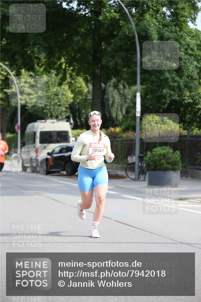 15.06.2025 - REWE Women's Run Jannik Wohlers http://msf.ph/oto/7942018 15.06.2025 09:59:49 Laufen 10181 meine-sportfotos.de