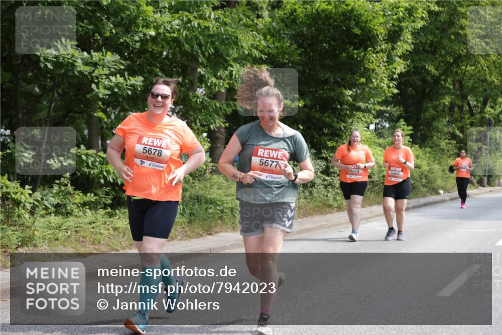 15.06.2025 - REWE Women's Run Jannik Wohlers http://msf.ph/oto/7942023 15.06.2025 10:15:45 Laufen 5678, 5677, 5413, 5366 meine-sportfotos.de