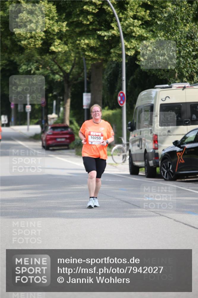15.06.2025 - REWE Women's Run Jannik Wohlers http://msf.ph/oto/7942027 15.06.2025 09:59:49 Laufen 10259 meine-sportfotos.de