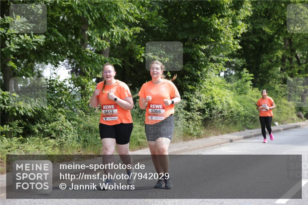 15.06.2025 - REWE Women's Run Jannik Wohlers http://msf.ph/oto/7942029 15.06.2025 10:15:48 Laufen 5413, 5366, 5390 meine-sportfotos.de