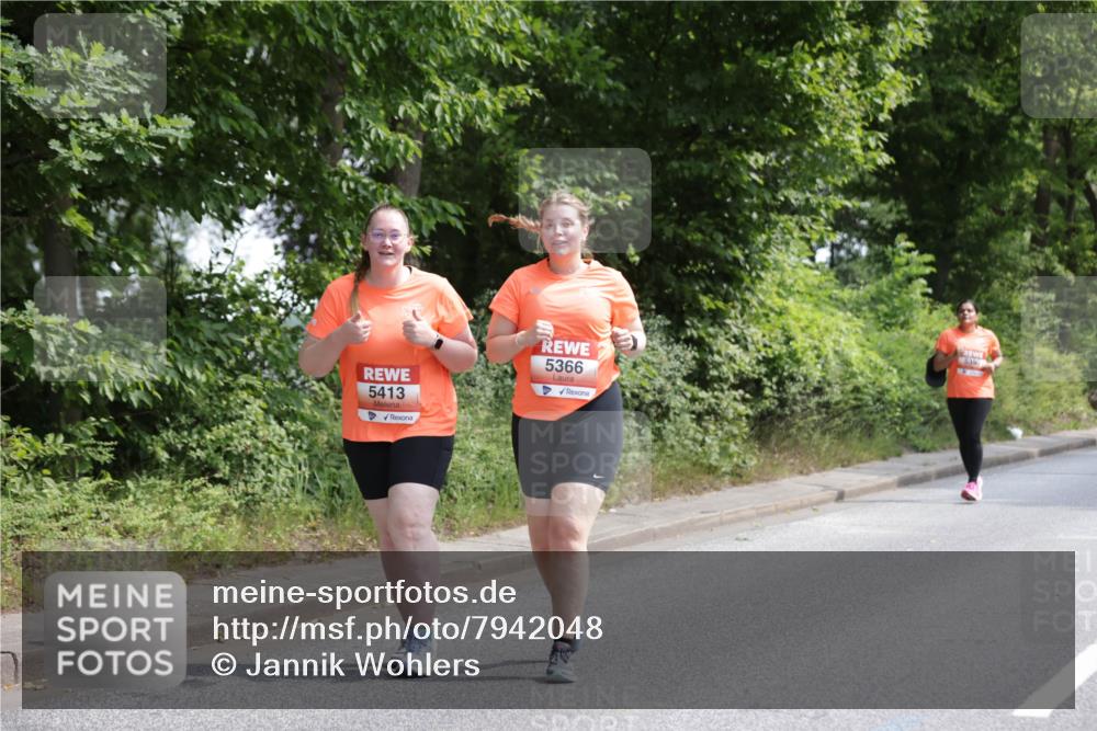 15.06.2025 - REWE Women's Run Jannik Wohlers http://msf.ph/oto/7942048 15.06.2025 10:15:48 Laufen 5413, 5366, 539 meine-sportfotos.de