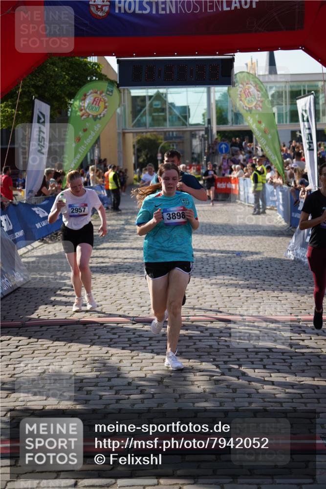 13.06.2025 - Holstenköstenlauf Felixshl http://msf.ph/oto/7942052 13.06.2025 18:07:50 Laufen 2647, 2957, 3077, 3106, 3283, 3624, 3802, 3865, 3898 meine-sportfotos.de