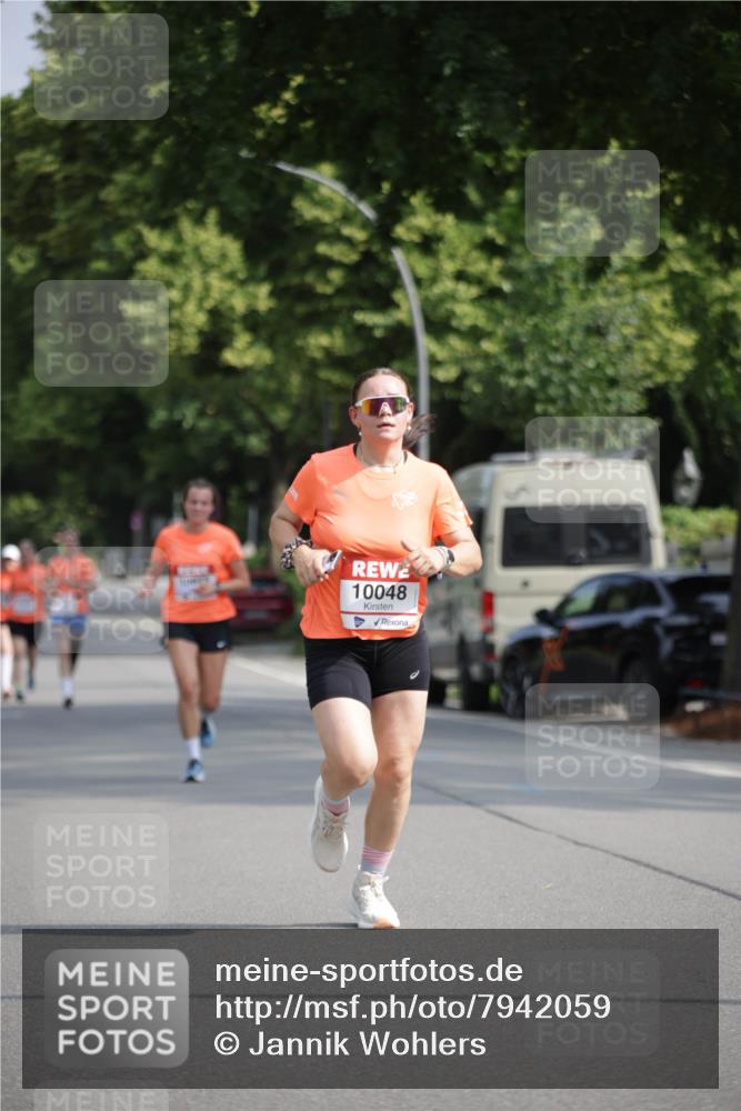 15.06.2025 - REWE Women's Run Jannik Wohlers http://msf.ph/oto/7942059 15.06.2025 08:46:35 Laufen 10048 meine-sportfotos.de