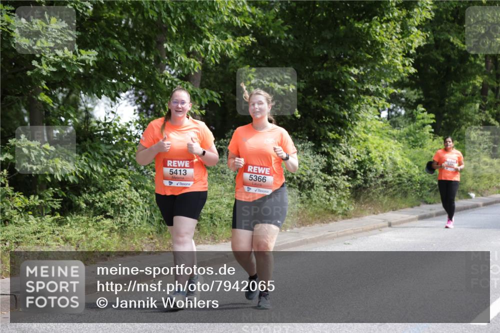 15.06.2025 - REWE Women's Run Jannik Wohlers http://msf.ph/oto/7942065 15.06.2025 10:15:48 Laufen 5413, 5366 meine-sportfotos.de