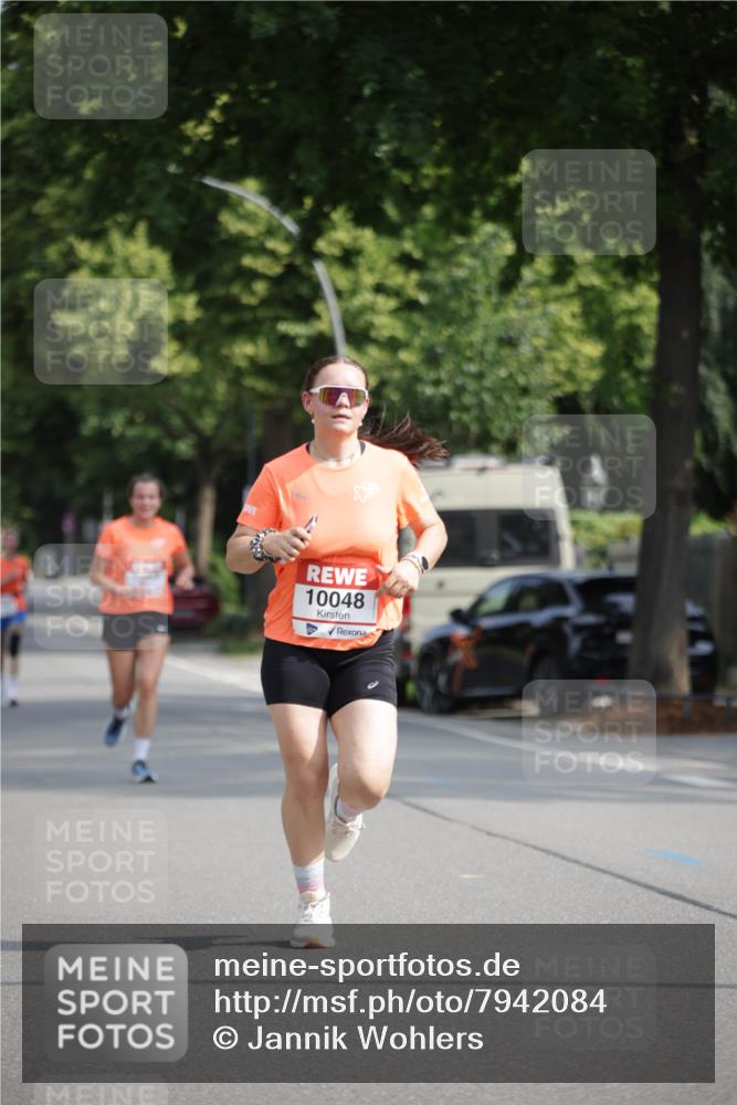 15.06.2025 - REWE Women's Run Jannik Wohlers http://msf.ph/oto/7942084 15.06.2025 08:46:35 Laufen 10048 meine-sportfotos.de