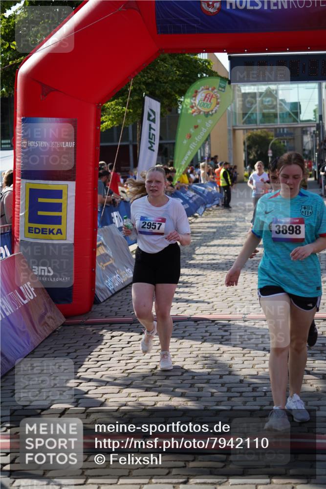13.06.2025 - Holstenköstenlauf Felixshl http://msf.ph/oto/7942110 13.06.2025 18:07:51 Laufen 2647, 2957, 3106, 3243, 3283, 3624, 3802, 3865, 3898 meine-sportfotos.de