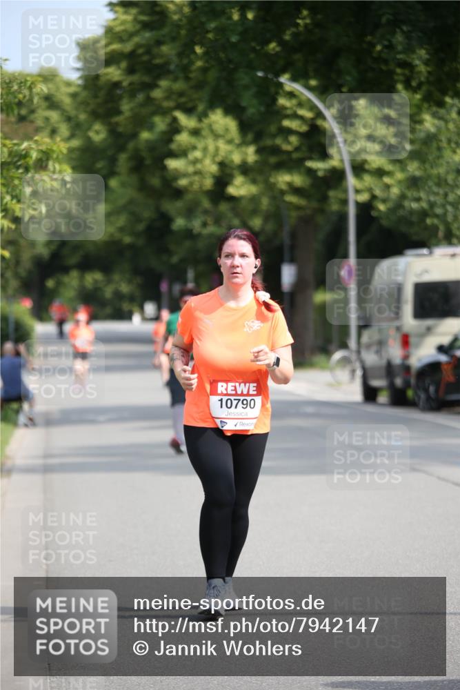 15.06.2025 - REWE Women's Run Jannik Wohlers http://msf.ph/oto/7942147 15.06.2025 09:59:57 Laufen 10790 meine-sportfotos.de
