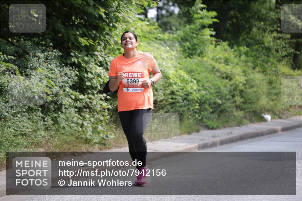 15.06.2025 - REWE Women's Run Jannik Wohlers http://msf.ph/oto/7942156 15.06.2025 10:15:51 Laufen 5399 meine-sportfotos.de
