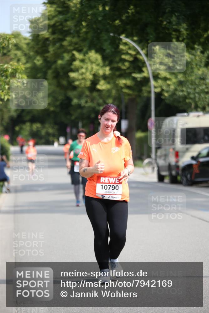 15.06.2025 - REWE Women's Run Jannik Wohlers http://msf.ph/oto/7942169 15.06.2025 09:59:57 Laufen 10790 meine-sportfotos.de