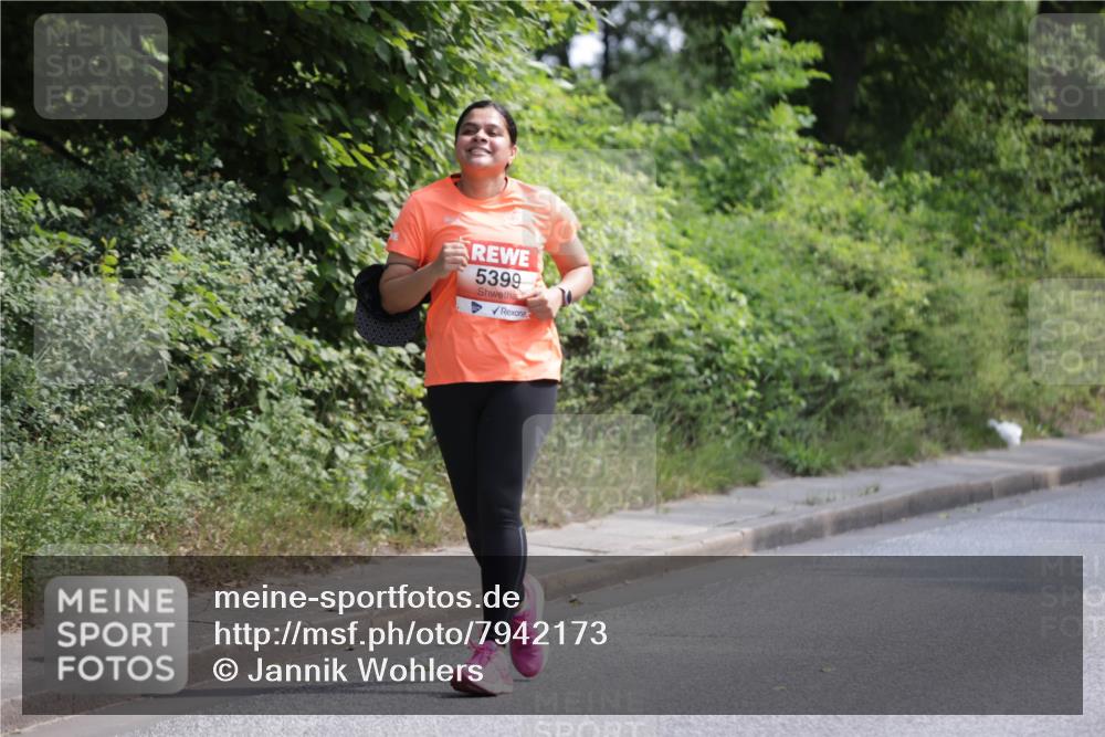 15.06.2025 - REWE Women's Run Jannik Wohlers http://msf.ph/oto/7942173 15.06.2025 10:15:51 Laufen 5399 meine-sportfotos.de