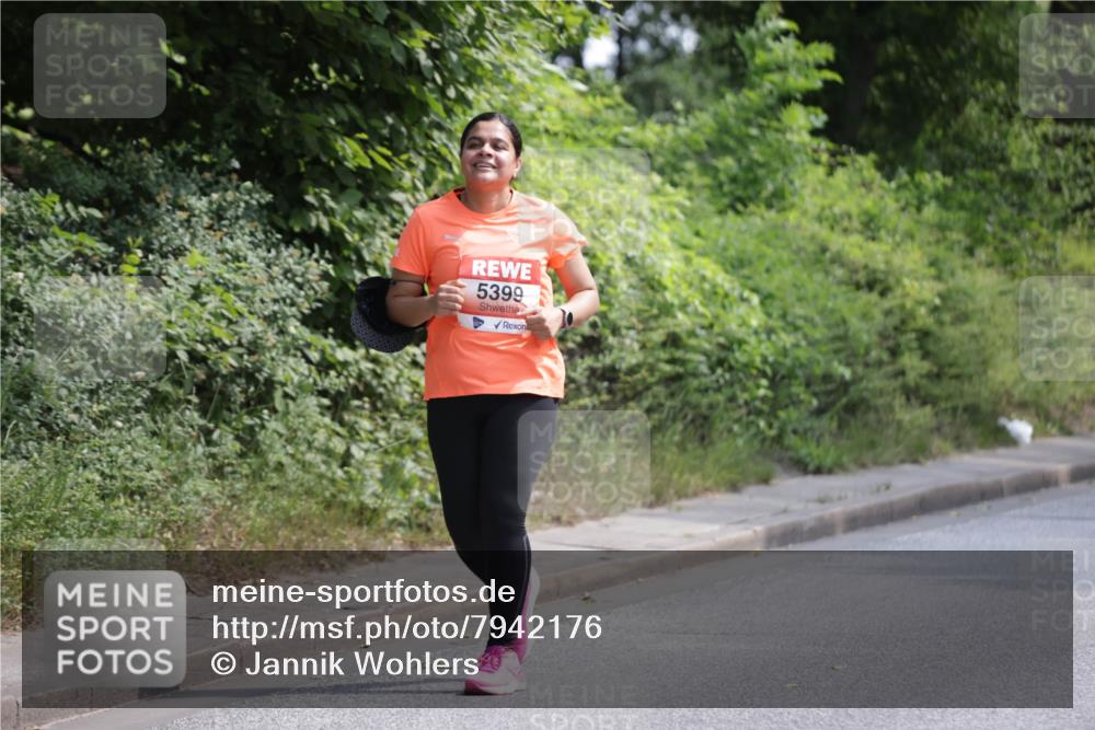 15.06.2025 - REWE Women's Run Jannik Wohlers http://msf.ph/oto/7942176 15.06.2025 10:15:51 Laufen 5399 meine-sportfotos.de