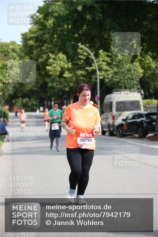 15.06.2025 - REWE Women's Run Jannik Wohlers http://msf.ph/oto/7942179 15.06.2025 09:59:57 Laufen 10790 meine-sportfotos.de