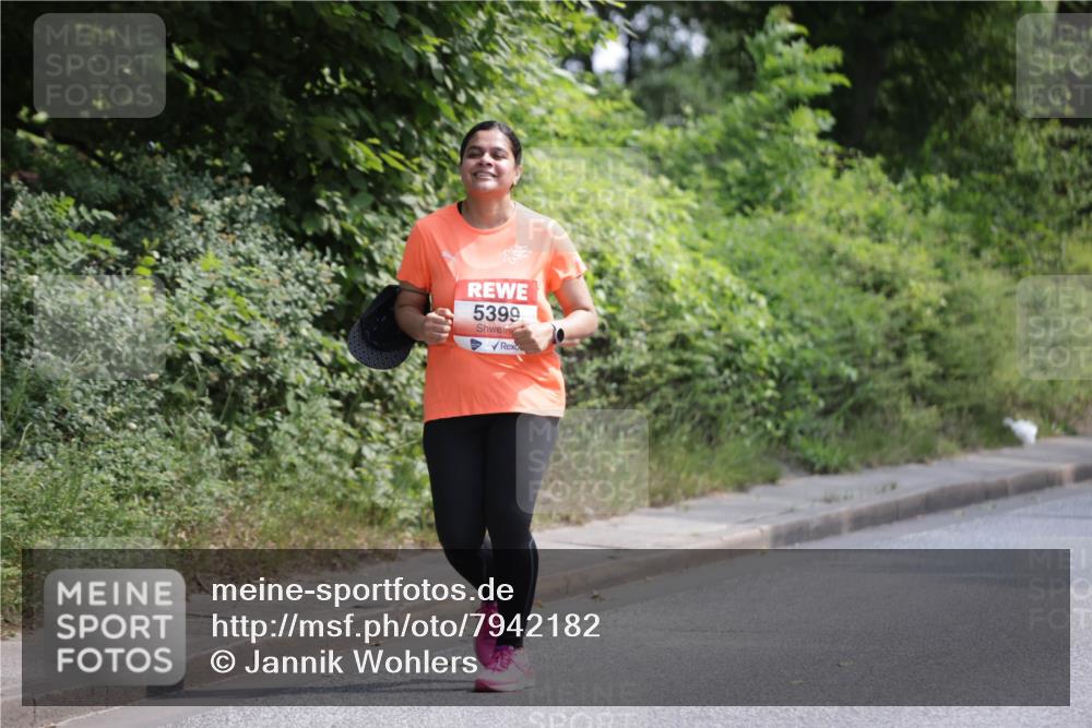 15.06.2025 - REWE Women's Run Jannik Wohlers http://msf.ph/oto/7942182 15.06.2025 10:15:51 Laufen 5399 meine-sportfotos.de