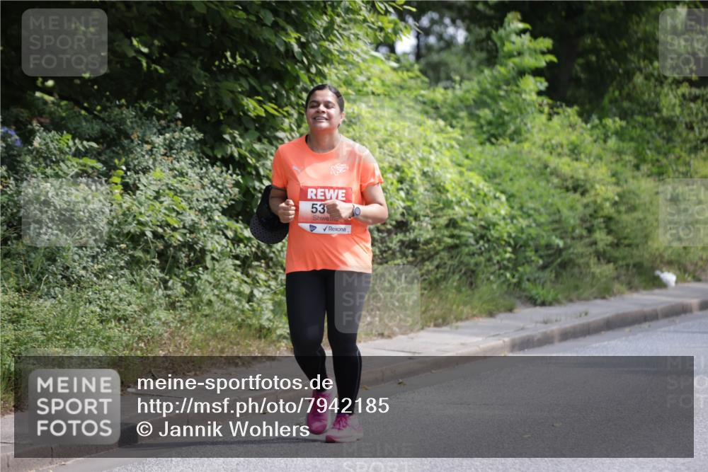 15.06.2025 - REWE Women's Run Jannik Wohlers http://msf.ph/oto/7942185 15.06.2025 10:15:51 Laufen 53 meine-sportfotos.de