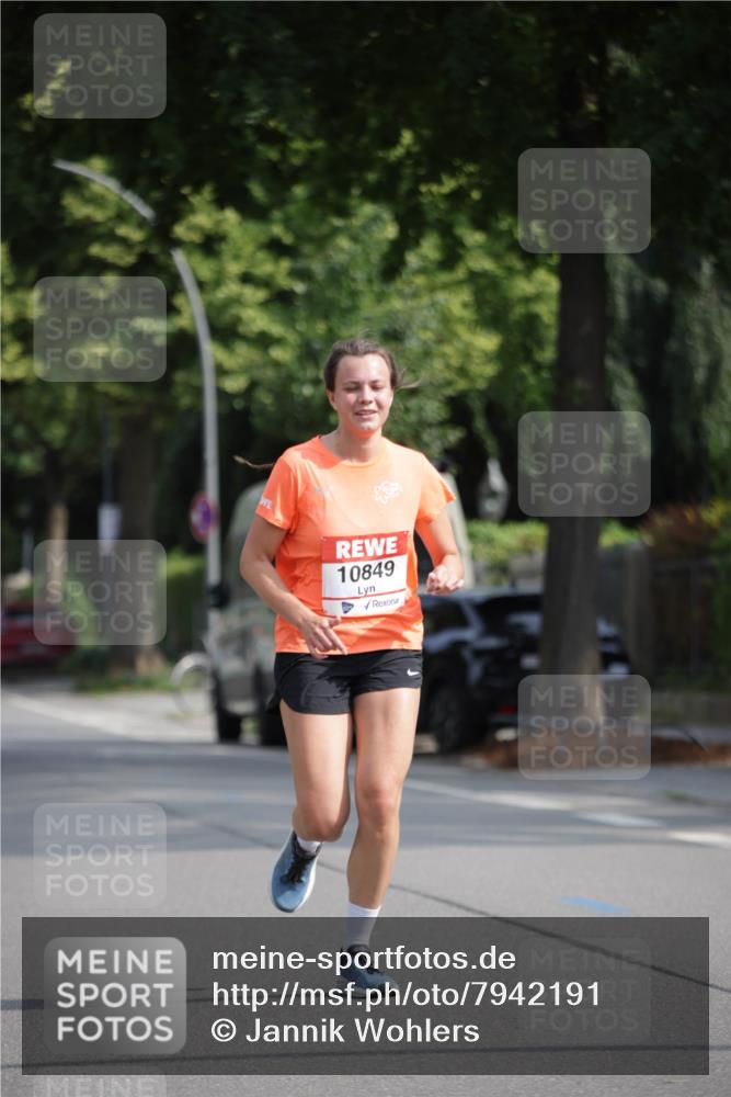 15.06.2025 - REWE Women's Run Jannik Wohlers http://msf.ph/oto/7942191 15.06.2025 08:46:39 Laufen 10849 meine-sportfotos.de