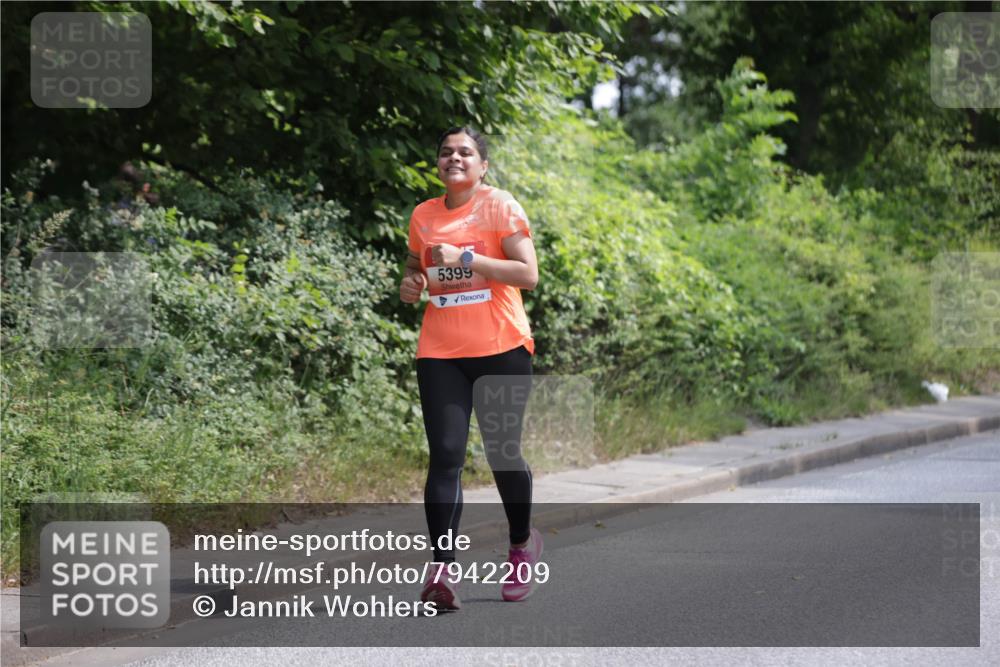 15.06.2025 - REWE Women's Run Jannik Wohlers http://msf.ph/oto/7942209 15.06.2025 10:15:51 Laufen 5399 meine-sportfotos.de