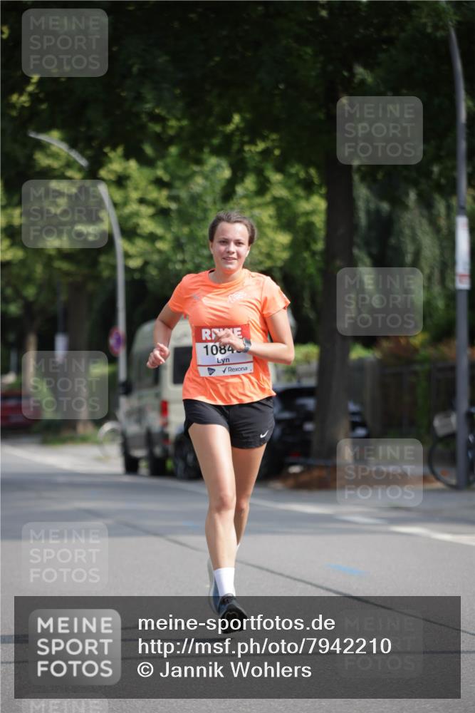 15.06.2025 - REWE Women's Run Jannik Wohlers http://msf.ph/oto/7942210 15.06.2025 08:46:39 Laufen 1084 meine-sportfotos.de