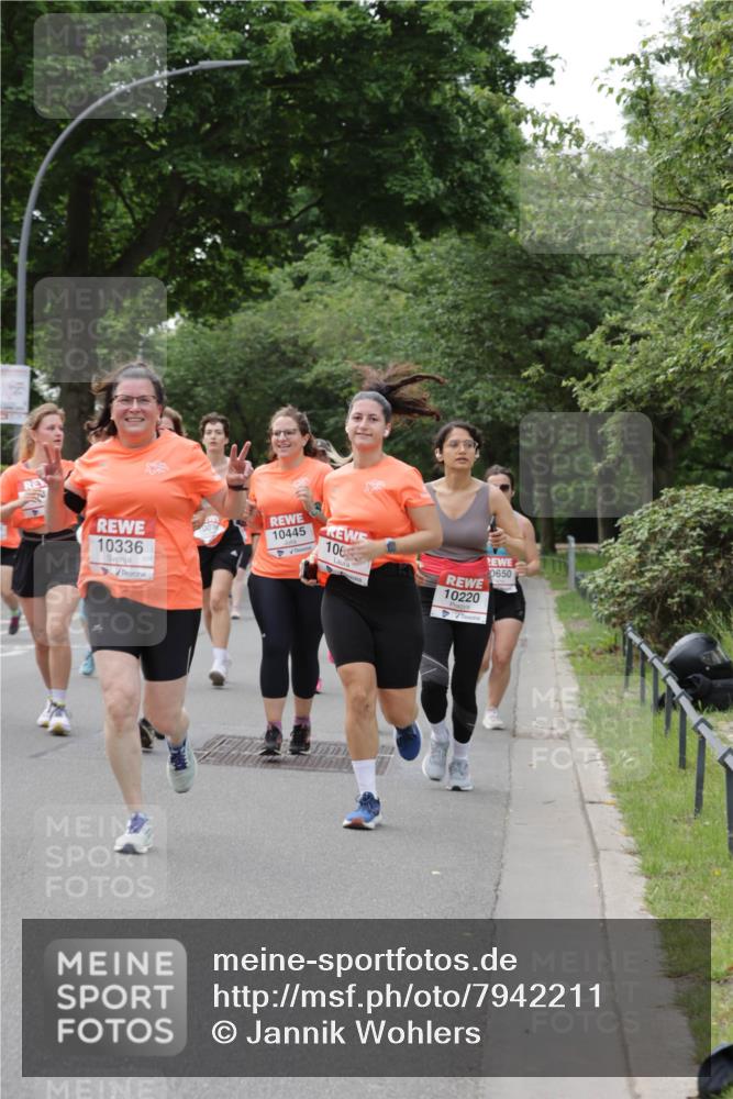 15.06.2025 - REWE Women's Run Jannik Wohlers http://msf.ph/oto/7942211 15.06.2025 08:28:30 Laufen 10445, 10336, 106, 0650, 10220 meine-sportfotos.de