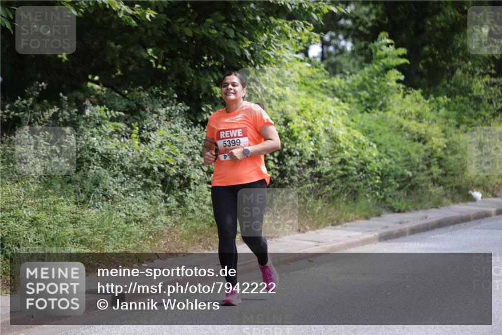 15.06.2025 - REWE Women's Run Jannik Wohlers http://msf.ph/oto/7942222 15.06.2025 10:15:51 Laufen 5399 meine-sportfotos.de