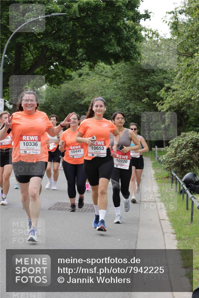 15.06.2025 - REWE Women's Run Jannik Wohlers http://msf.ph/oto/7942225 15.06.2025 08:28:30 Laufen 46, 10336, 10445, 10653, 10220, 106 meine-sportfotos.de