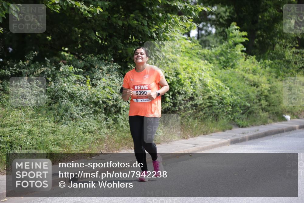 15.06.2025 - REWE Women's Run Jannik Wohlers http://msf.ph/oto/7942238 15.06.2025 10:15:51 Laufen 5399 meine-sportfotos.de