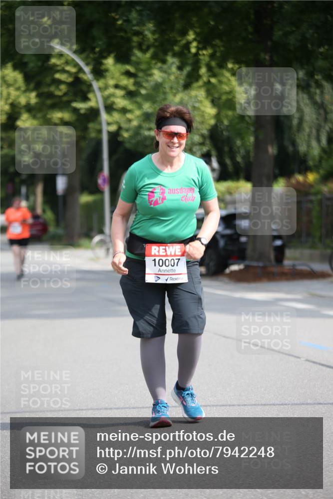 15.06.2025 - REWE Women's Run Jannik Wohlers http://msf.ph/oto/7942248 15.06.2025 10:00:05 Laufen 10007 meine-sportfotos.de