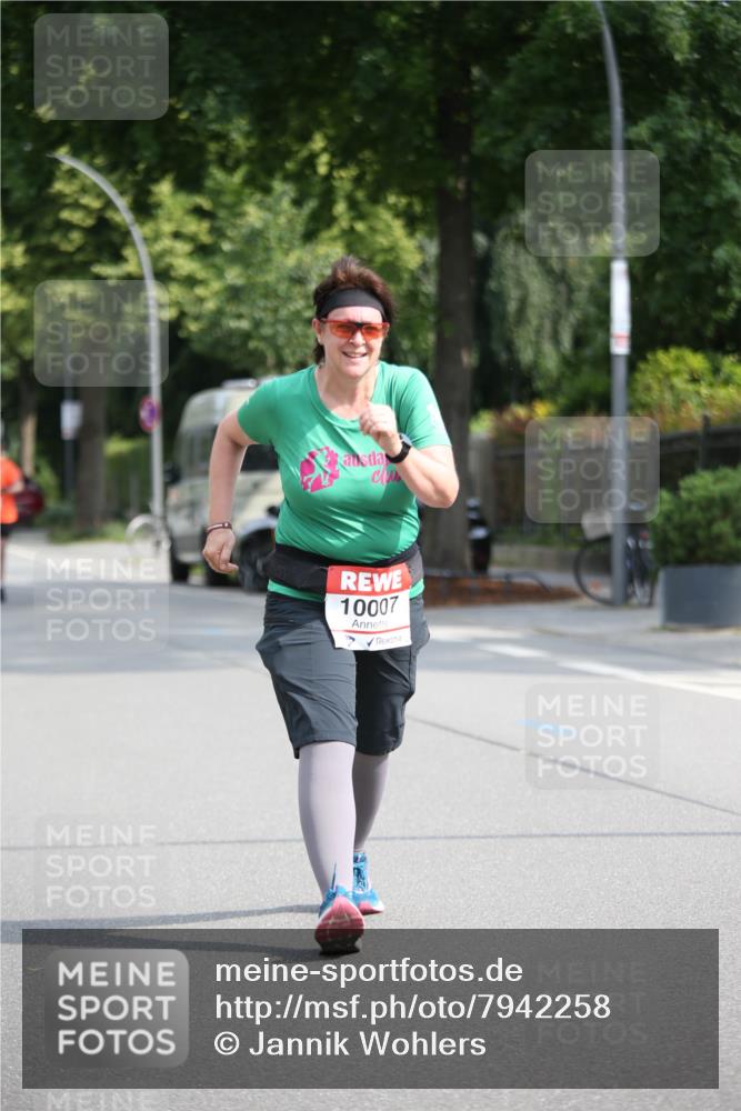 15.06.2025 - REWE Women's Run Jannik Wohlers http://msf.ph/oto/7942258 15.06.2025 10:00:05 Laufen 10007 meine-sportfotos.de
