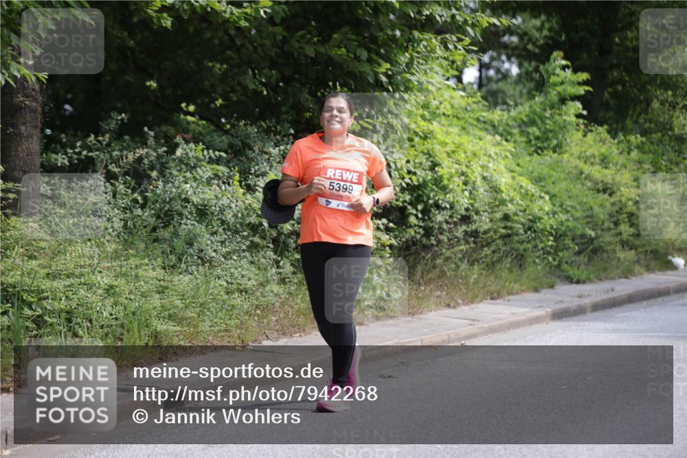 15.06.2025 - REWE Women's Run Jannik Wohlers http://msf.ph/oto/7942268 15.06.2025 10:15:52 Laufen 5399 meine-sportfotos.de