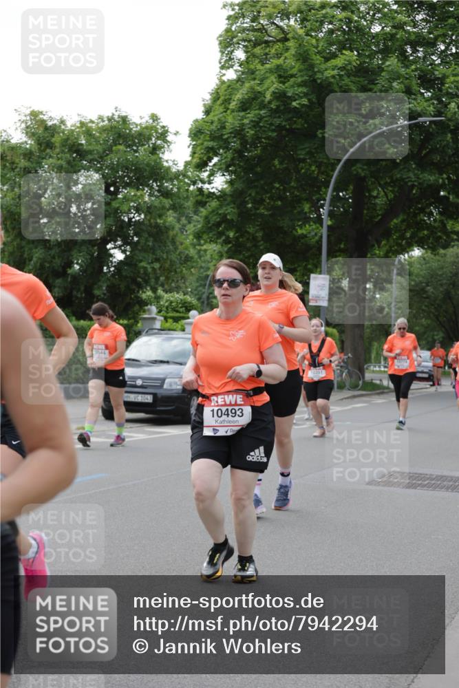 15.06.2025 - REWE Women's Run Jannik Wohlers http://msf.ph/oto/7942294 15.06.2025 08:28:35 Laufen 105, 44, 1043, 10493, 10351, 10774 meine-sportfotos.de