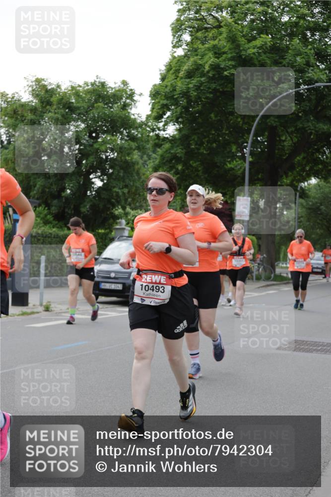15.06.2025 - REWE Women's Run Jannik Wohlers http://msf.ph/oto/7942304 15.06.2025 08:28:35 Laufen 10344, 1043, 10493, 10351, 10774 meine-sportfotos.de
