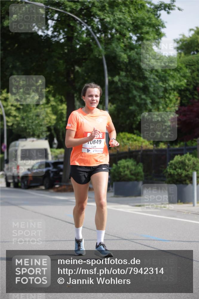 15.06.2025 - REWE Women's Run Jannik Wohlers http://msf.ph/oto/7942314 15.06.2025 08:46:40 Laufen 10849 meine-sportfotos.de