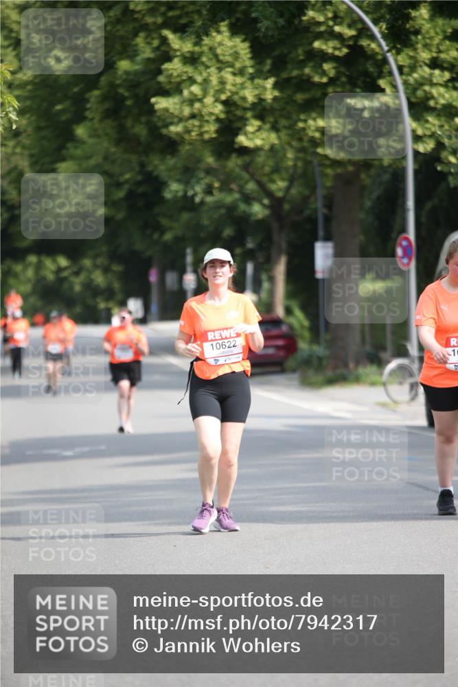 15.06.2025 - REWE Women's Run Jannik Wohlers http://msf.ph/oto/7942317 15.06.2025 10:00:13 Laufen 10622, 1 meine-sportfotos.de