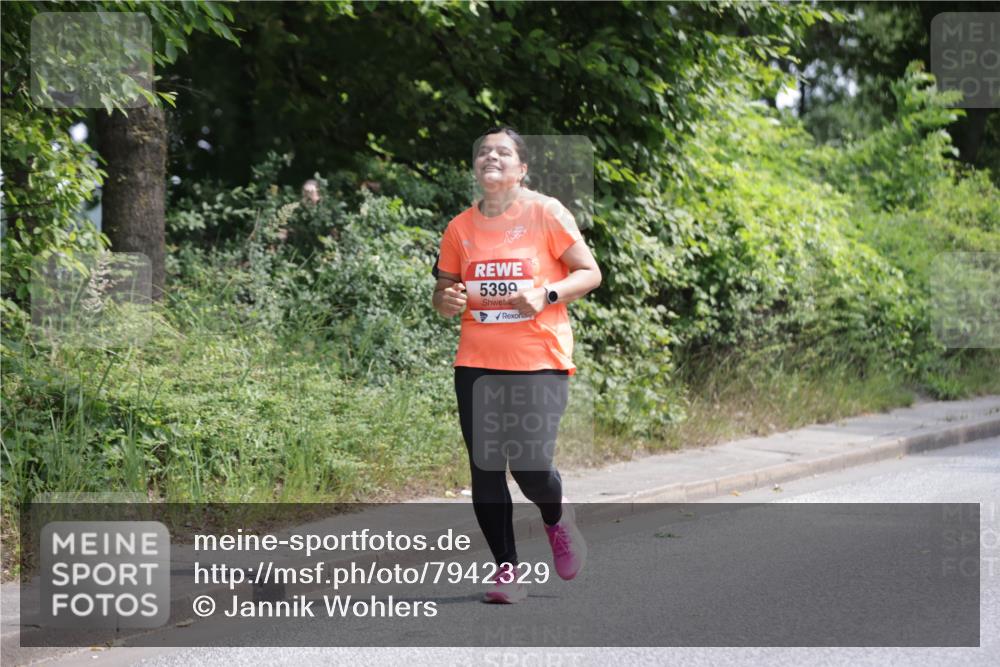 15.06.2025 - REWE Women's Run Jannik Wohlers http://msf.ph/oto/7942329 15.06.2025 10:15:52 Laufen 5399 meine-sportfotos.de