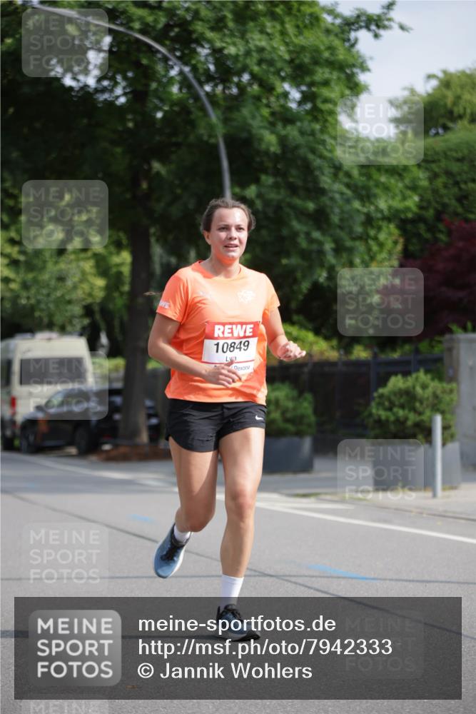 15.06.2025 - REWE Women's Run Jannik Wohlers http://msf.ph/oto/7942333 15.06.2025 08:46:40 Laufen 10849 meine-sportfotos.de
