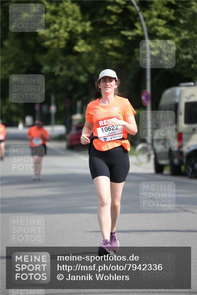15.06.2025 - REWE Women's Run Jannik Wohlers http://msf.ph/oto/7942336 15.06.2025 10:00:16 Laufen 10622 meine-sportfotos.de