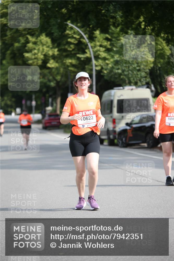 15.06.2025 - REWE Women's Run Jannik Wohlers http://msf.ph/oto/7942351 15.06.2025 10:00:16 Laufen 0622 meine-sportfotos.de