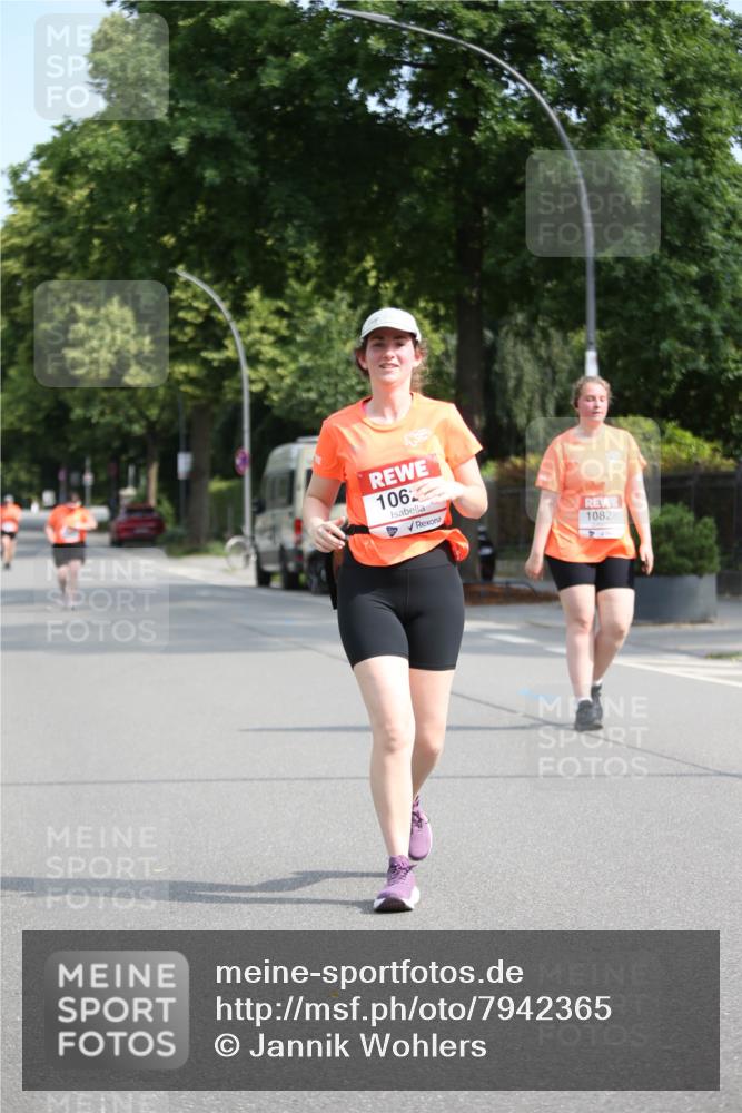 15.06.2025 - REWE Women's Run Jannik Wohlers http://msf.ph/oto/7942365 15.06.2025 10:00:18 Laufen 106, 10828 meine-sportfotos.de