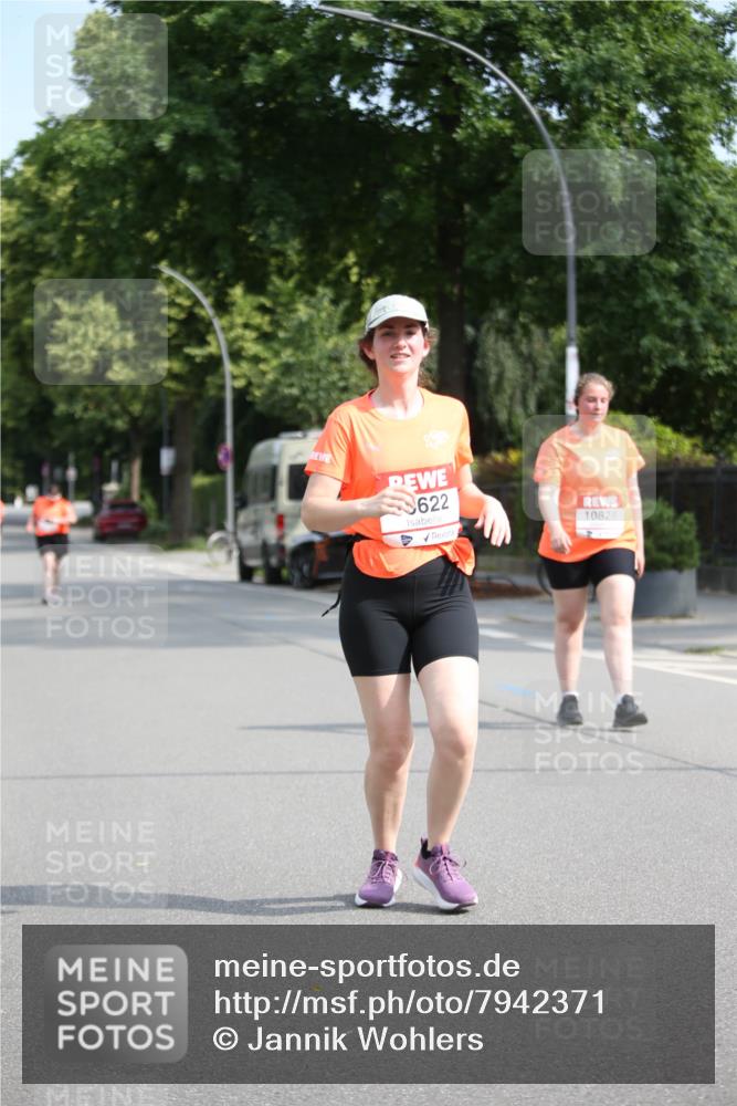 15.06.2025 - REWE Women's Run Jannik Wohlers http://msf.ph/oto/7942371 15.06.2025 10:00:18 Laufen 622, 10828 meine-sportfotos.de