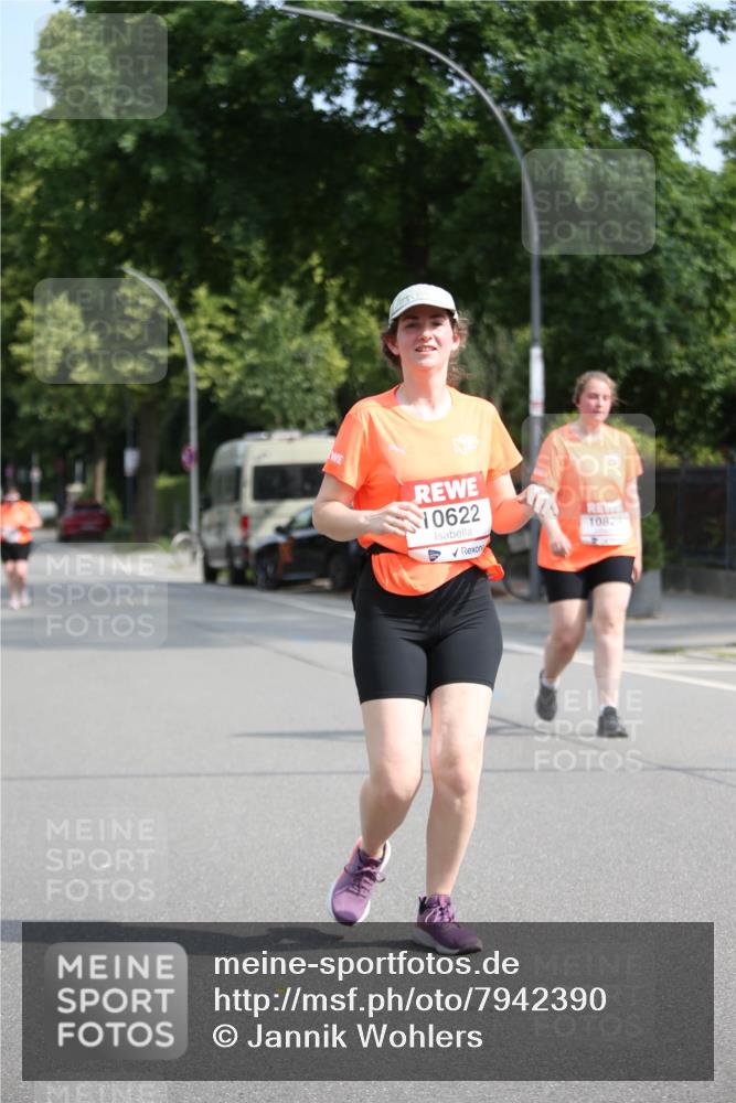 15.06.2025 - REWE Women's Run Jannik Wohlers http://msf.ph/oto/7942390 15.06.2025 10:00:19 Laufen 110622, 10828 meine-sportfotos.de
