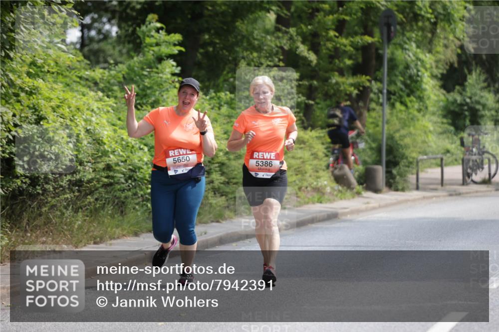 15.06.2025 - REWE Women's Run Jannik Wohlers http://msf.ph/oto/7942391 15.06.2025 10:15:55 Laufen 5650, 5386 meine-sportfotos.de