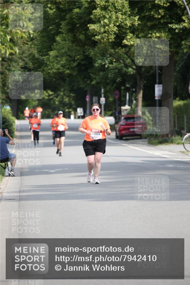 15.06.2025 - REWE Women's Run Jannik Wohlers http://msf.ph/oto/7942410 15.06.2025 10:00:21 Laufen 10804 meine-sportfotos.de