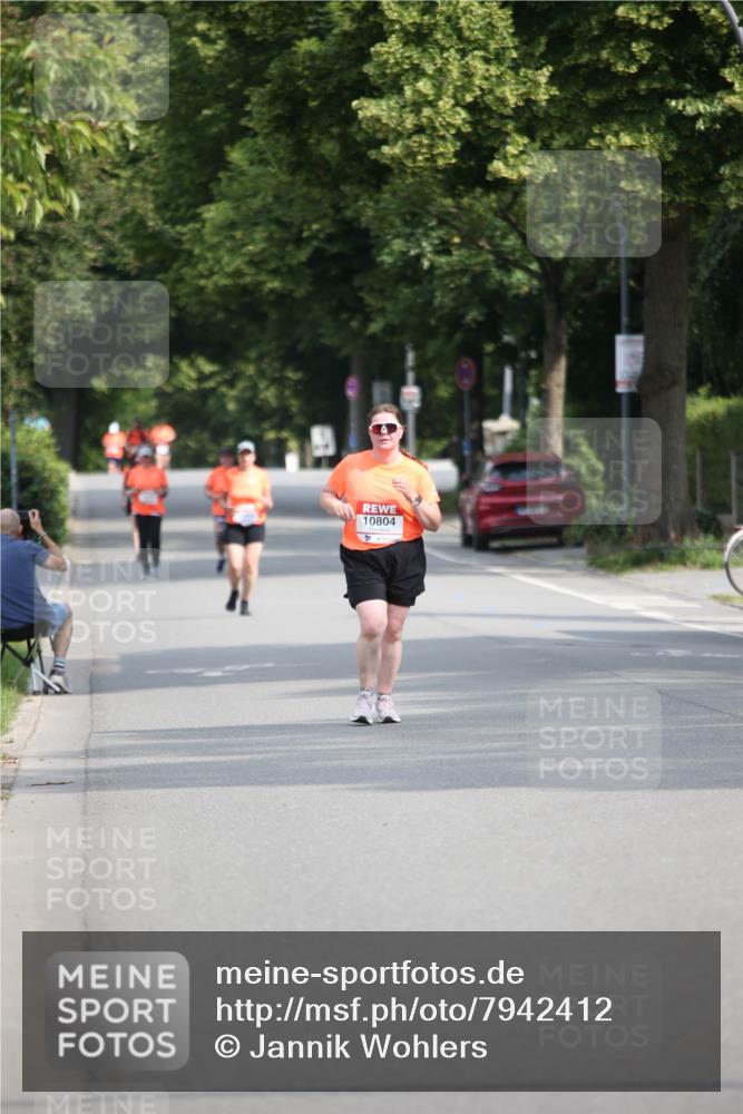 15.06.2025 - REWE Women's Run Jannik Wohlers http://msf.ph/oto/7942412 15.06.2025 10:00:21 Laufen 10804 meine-sportfotos.de