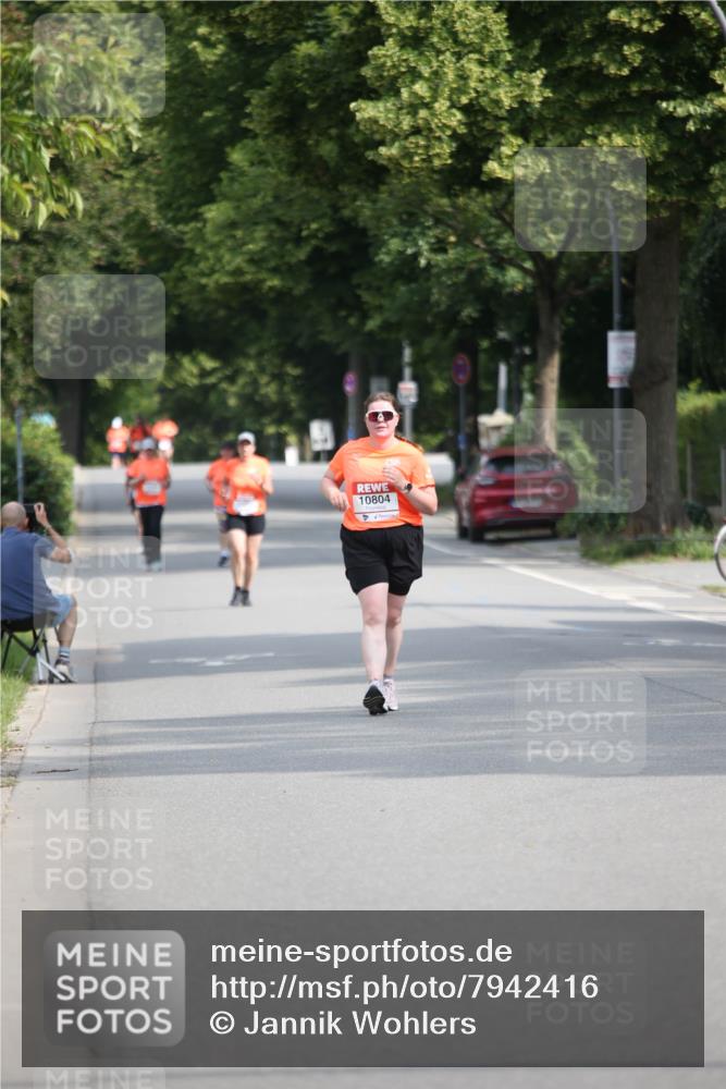 15.06.2025 - REWE Women's Run Jannik Wohlers http://msf.ph/oto/7942416 15.06.2025 10:00:21 Laufen 10804 meine-sportfotos.de